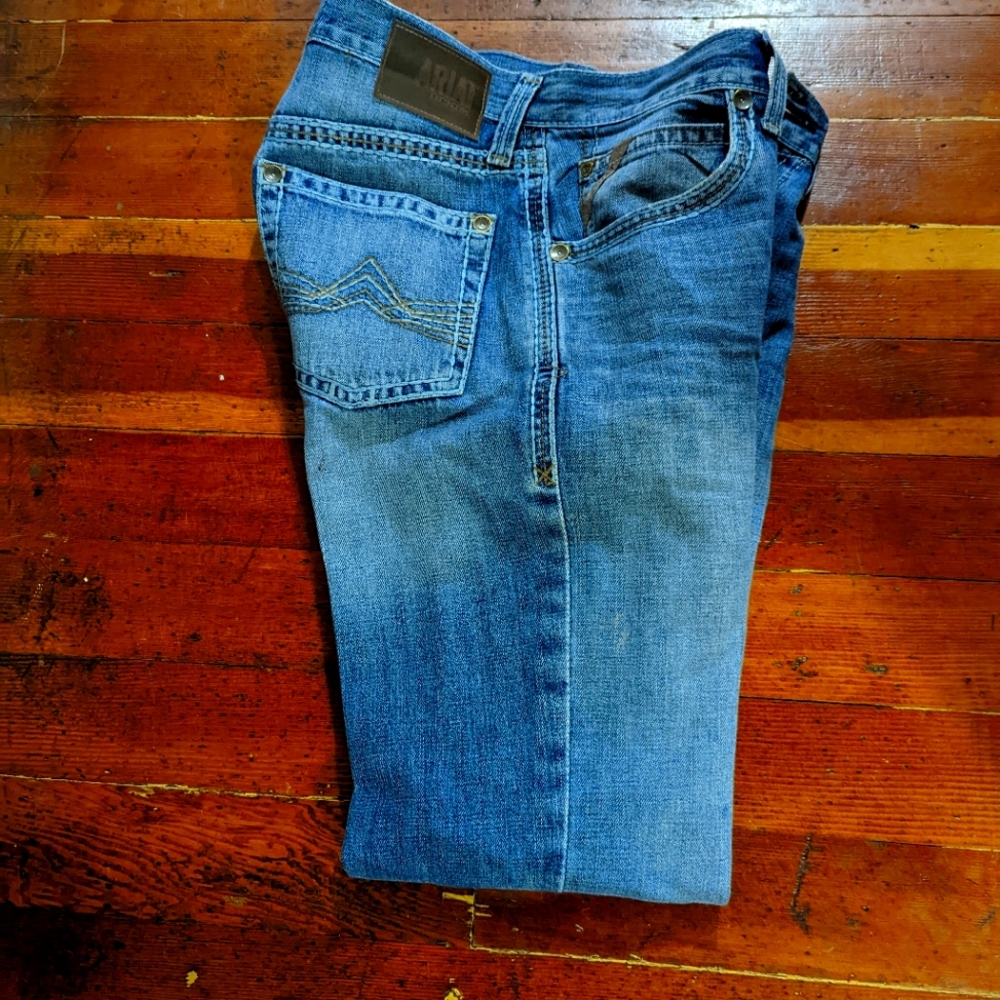 Ariat M2s 31x34